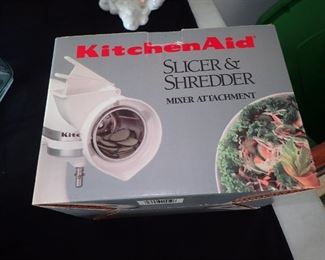 KITCHENAID SLICER & SHREDDER