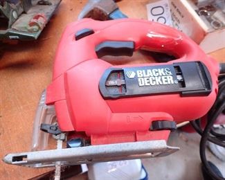 BLACK & DECKER JIG SAW