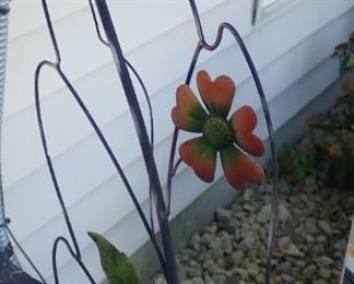 METAL GARDEN ART