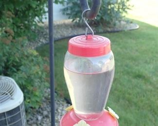 HUMMINGBIRD FEEDER