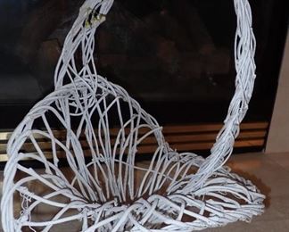 WOVEN BASKET