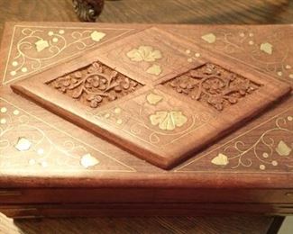 WOOD CARVED BOX