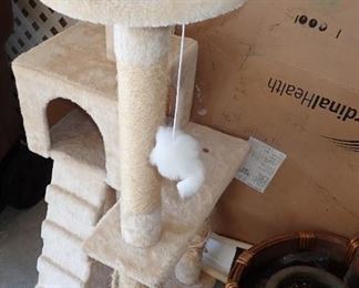 CAT TREE