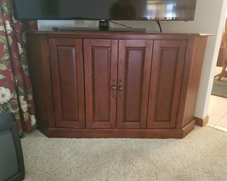 Corner tv stand