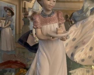 VINTAGE LLADRO HAPPY BIRTHDAY GIRL HOLDING CAKE ON PLATE FIGURINE SPAIN #5429