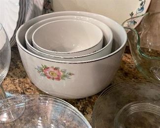Hall stacking mixing bowls