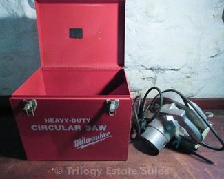 Craftsman 7" 1.5 HP Hand Saw W/ Milwaukee Box