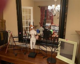 earrling displays, mini frame easels, figurine statue, framed screen for earrings 