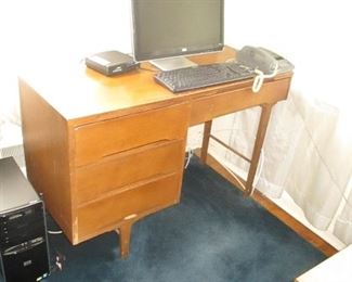 Stanley Mid-Century Modern Desk