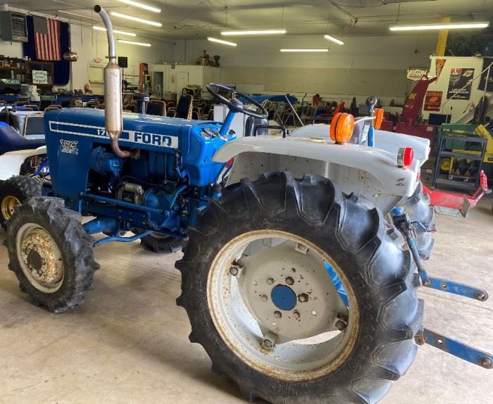 Ford 1700 4wd diesel tractor