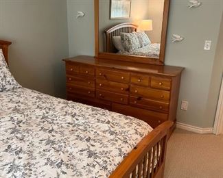 Matching Dresser To the Bed $100 w/ Nightstand
