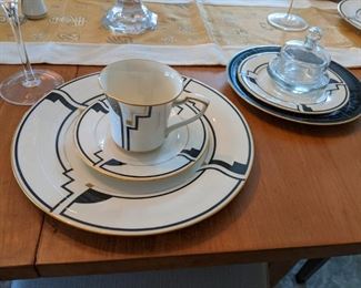 NORITAKE CHINA ... SERVICE FOR 6 ... 5-PC PLACE SETTINGS