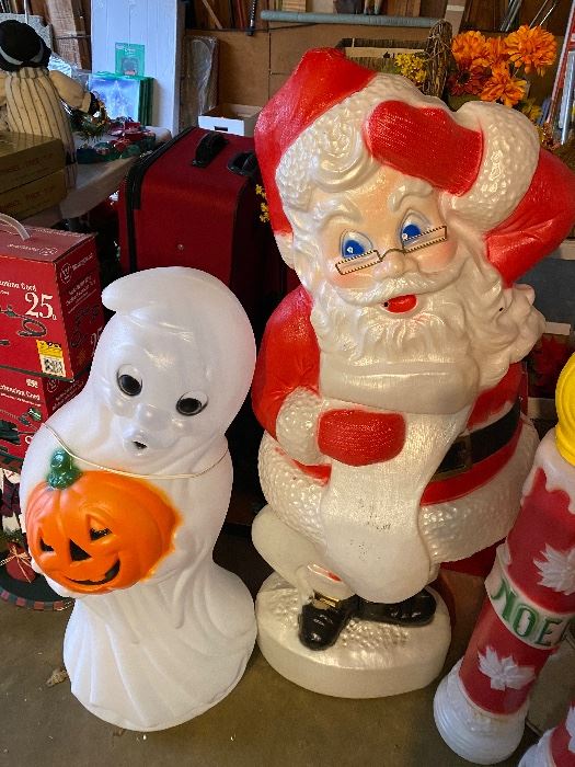 Beautiful Hobart Estate Sale! The Ageless... starts on 10/21/2022