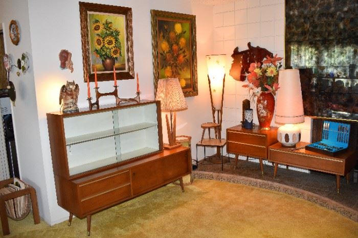 Main Level-Living Room Overview