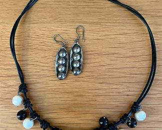 detail - we have lots of gold and silver as well!