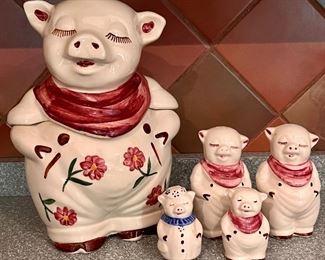 Little Pig! Mom and Piglets - USA Pottery