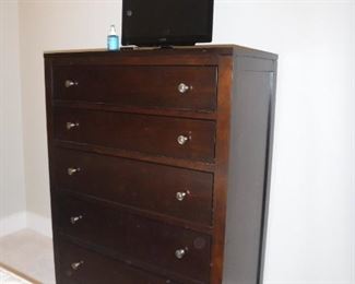 Chest Of Drawers Matches Bed And Nightstand 