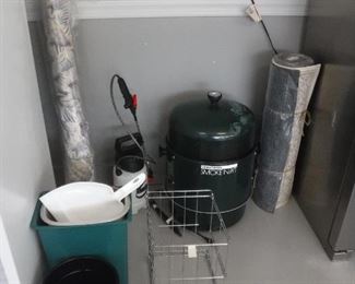 Smoker and Things / Rugs 