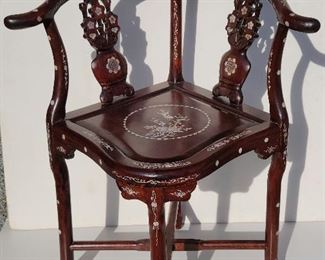 Mother of Pearl Horseshoe Corner