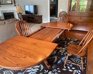Amish Oak Dining Table Double Pedestal 44”x66” w/4 Leaves & 6 Chairs!