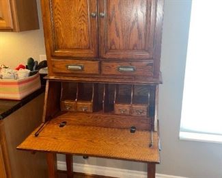 Solid Wood Secretary/Hutch!