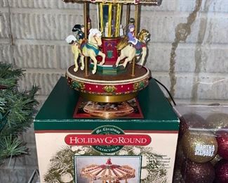 Holiday GoRound 1997 Mr. Christmas #051050428!
