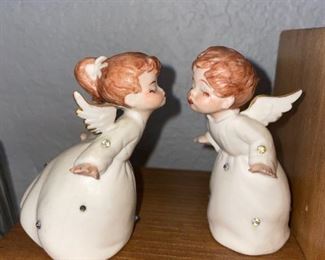 Porcelain Kissing Angels Signed Evelyn Hanna!