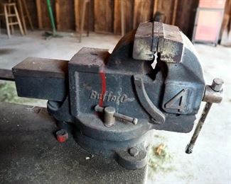 Buffalo 4.5" Bench Vise And Metal Stand, 30" x 28" x 24.5"
