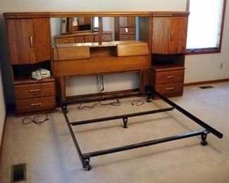 Stanley Furniture Oak 3-Piece Queen Size Head Board with Mirrored Back And Side Cabinet Storage, 57" x 109" x 18"