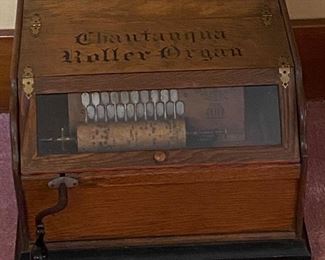 Chautauqua Roller Organ + 13 Scrolls