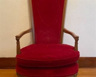 Red Queen Chair
