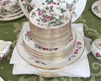 Wedgewood set of 16, Charnwood Pattern