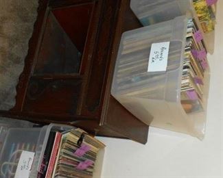 vintage phonograph it works, hundreds albums