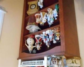 nice bookcase figurines
