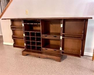 Pulled out bar cabinet / liquor cabinet / wine rack 