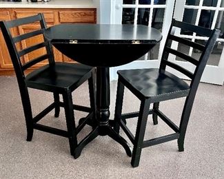 Bar height table and chairs / Dropleaf table