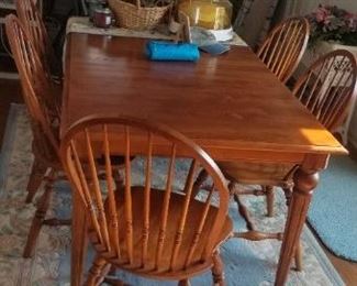 Ethan Allen "Country Crossing" dining set seats 8; made in USA. Two extra leaves, still in original boxes.