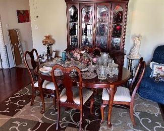 Lovely cherry dining room suite