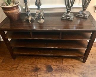 Versatile shelf tables