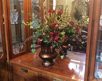 Mirror back lighted center piece