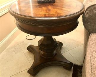 Pedestal base round end table