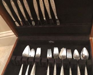 Rogers Bros. 1847 silver plate service for 8