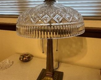 Crystal table lamp