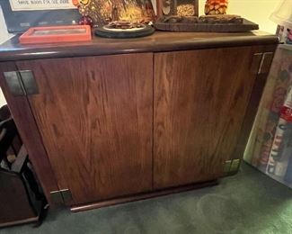 Bar cabinet