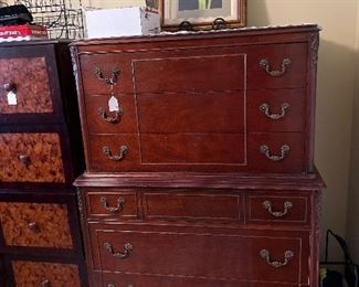 Antique Mahogany chest of drawers 