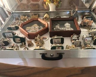 Large Collection of David Winter Cottages