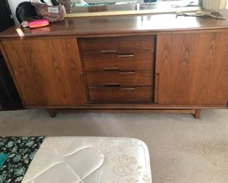 Retro Bedroom Chest of Drawers