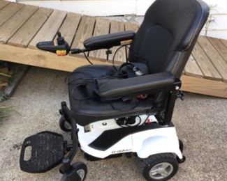 Ez-go Deluxe electric wheel chair, works.   only used for four months, very nice. 