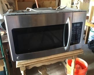 Over the range GE nice Microwave, like new 