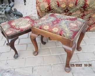 mah queen Anne style stools